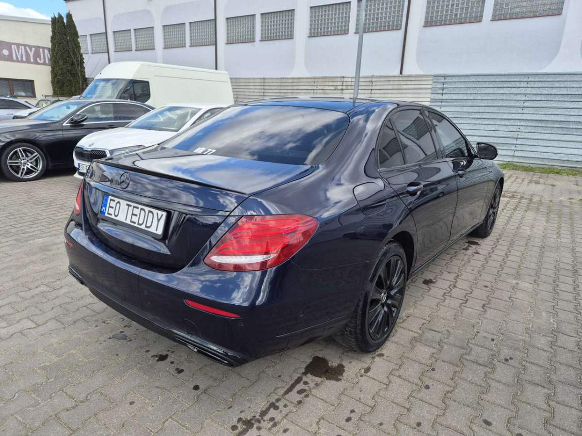 MERCEDES BENZ E 220 D 4MATIC SEDAN - Sedan: afbeelding 4 MERCEDES BENZ E 220 D 4MATIC SEDAN - Sedan: afbeelding 4