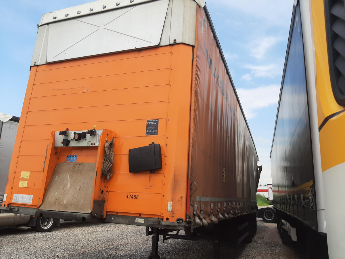 SCHMITZ SCS 24 FIRANA - Aanhangwagen met huif: afbeelding 2 SCHMITZ SCS 24 FIRANA - Aanhangwagen met huif: afbeelding 2