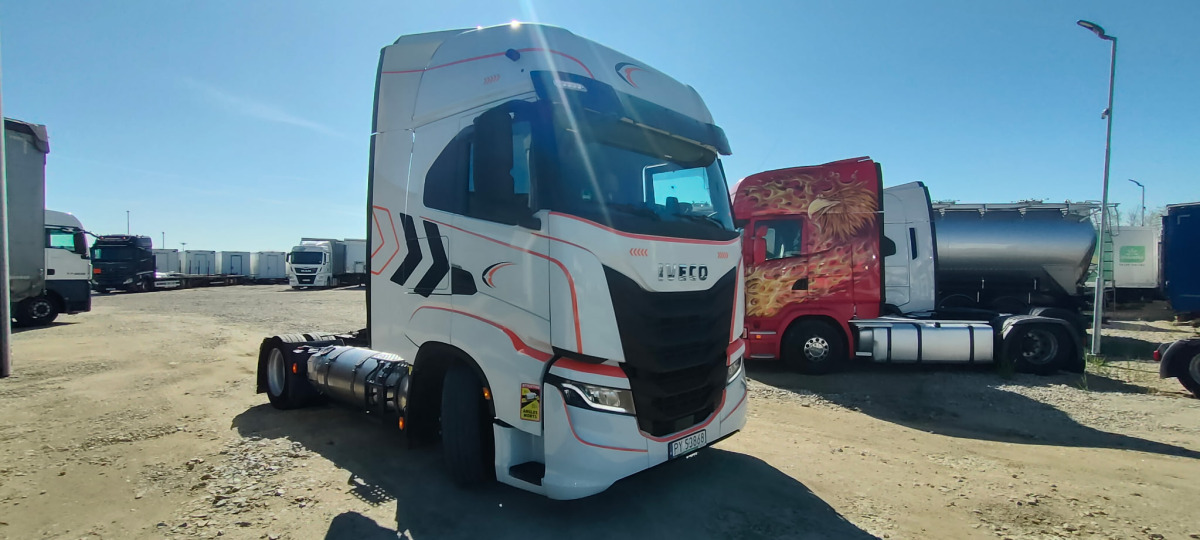 IVECO AS440ST/FP LT LNG CIĄGNIK SIODŁOWY - Trekker: afbeelding 1 IVECO AS440ST/FP LT LNG CIĄGNIK SIODŁOWY - Trekker: afbeelding 1