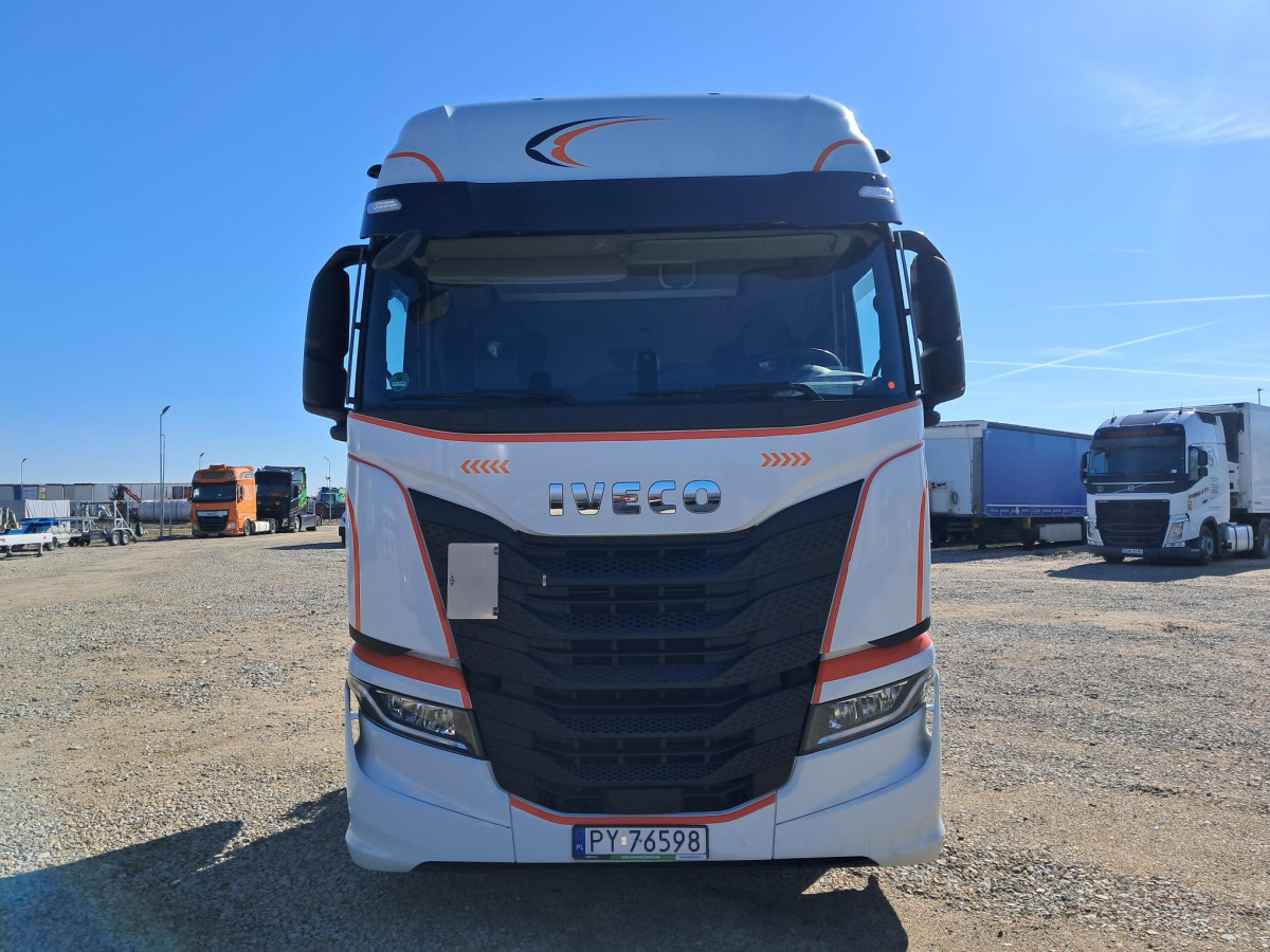 IVECO AS440ST/FP LT LNG CIĄGNIK SIODŁOWY - Trekker: afbeelding 2 IVECO AS440ST/FP LT LNG CIĄGNIK SIODŁOWY - Trekker: afbeelding 2