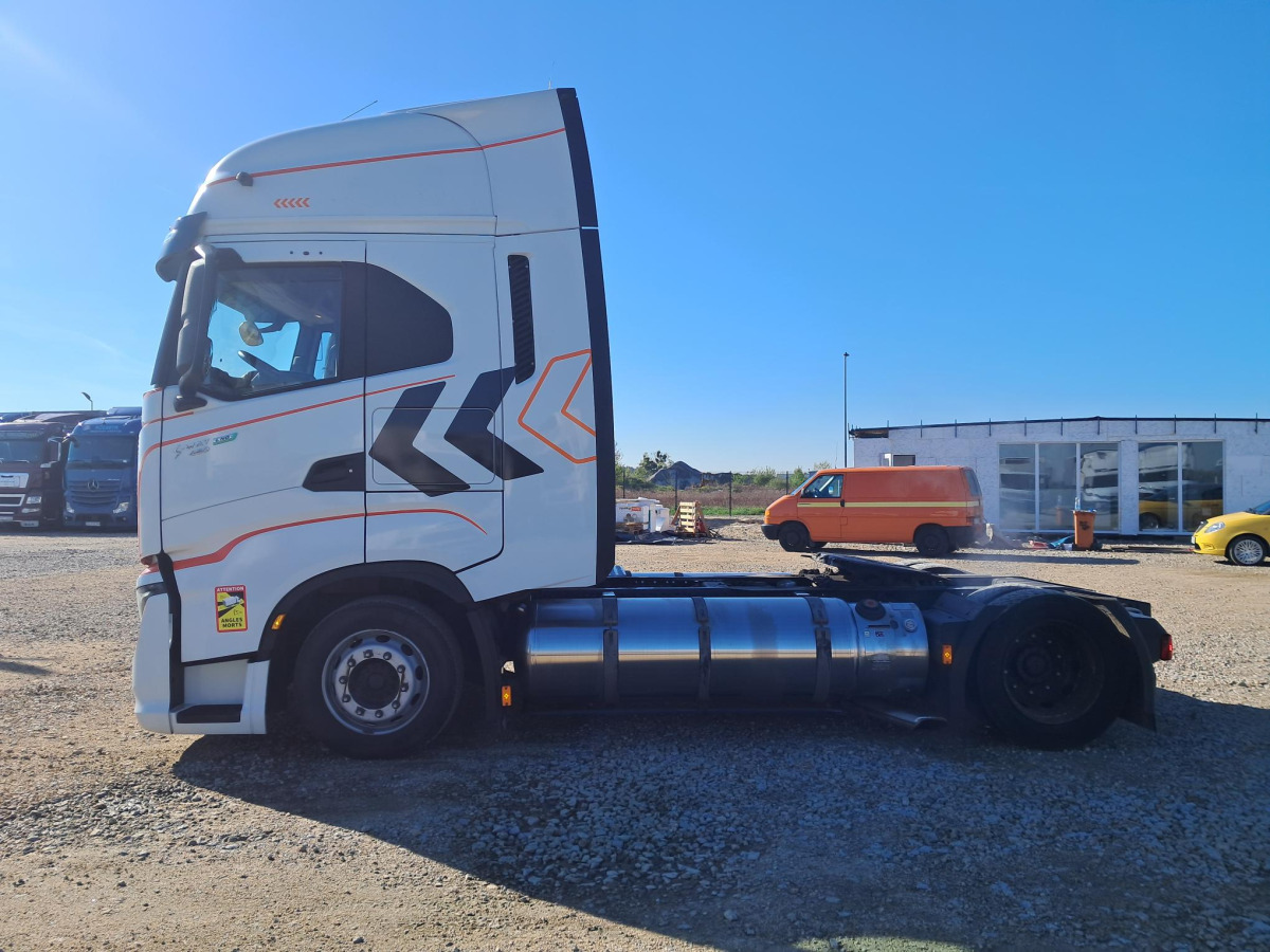 IVECO AS440ST/FP LT LNG CIĄGNIK SIODŁOWY - Trekker: afbeelding 4 IVECO AS440ST/FP LT LNG CIĄGNIK SIODŁOWY - Trekker: afbeelding 4