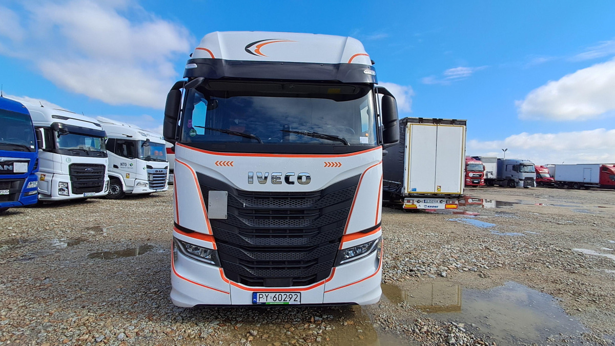 IVECO AS440ST/FP LT LNG CIĄGNIK SIODŁOWY - Trekker: afbeelding 2 IVECO AS440ST/FP LT LNG CIĄGNIK SIODŁOWY - Trekker: afbeelding 2