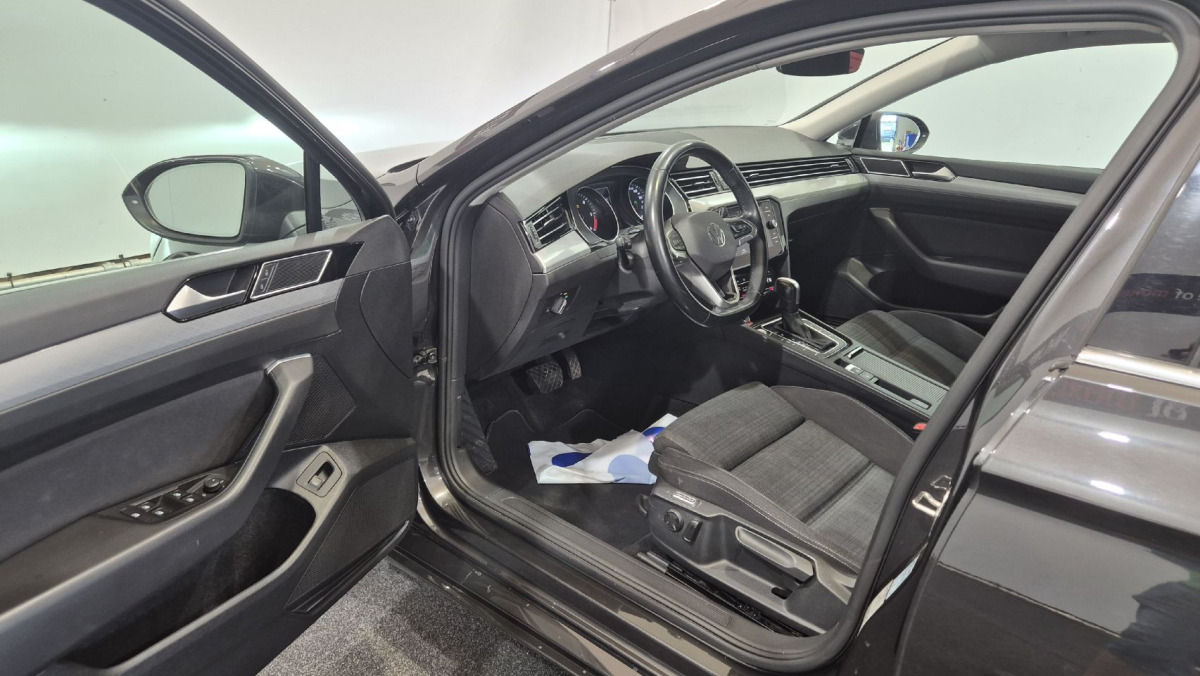 VOLKSWAGEN PASSAT KOMBI - Personenwagen: afbeelding 5 VOLKSWAGEN PASSAT KOMBI - Personenwagen: afbeelding 5