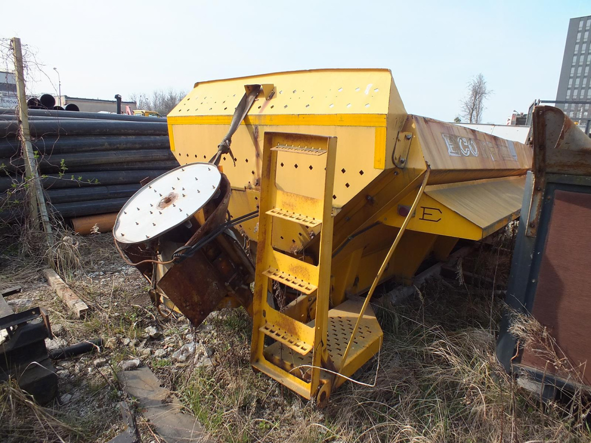 Zabudowa piaskarki ECON CMZCMCB - 2004 - 5m3 - Hydromotor - Zout/ Zandstrooier: afbeelding 2 Zabudowa piaskarki ECON CMZCMCB - 2004 - 5m3 - Hydromotor - Zout/ Zandstrooier: afbeelding 2