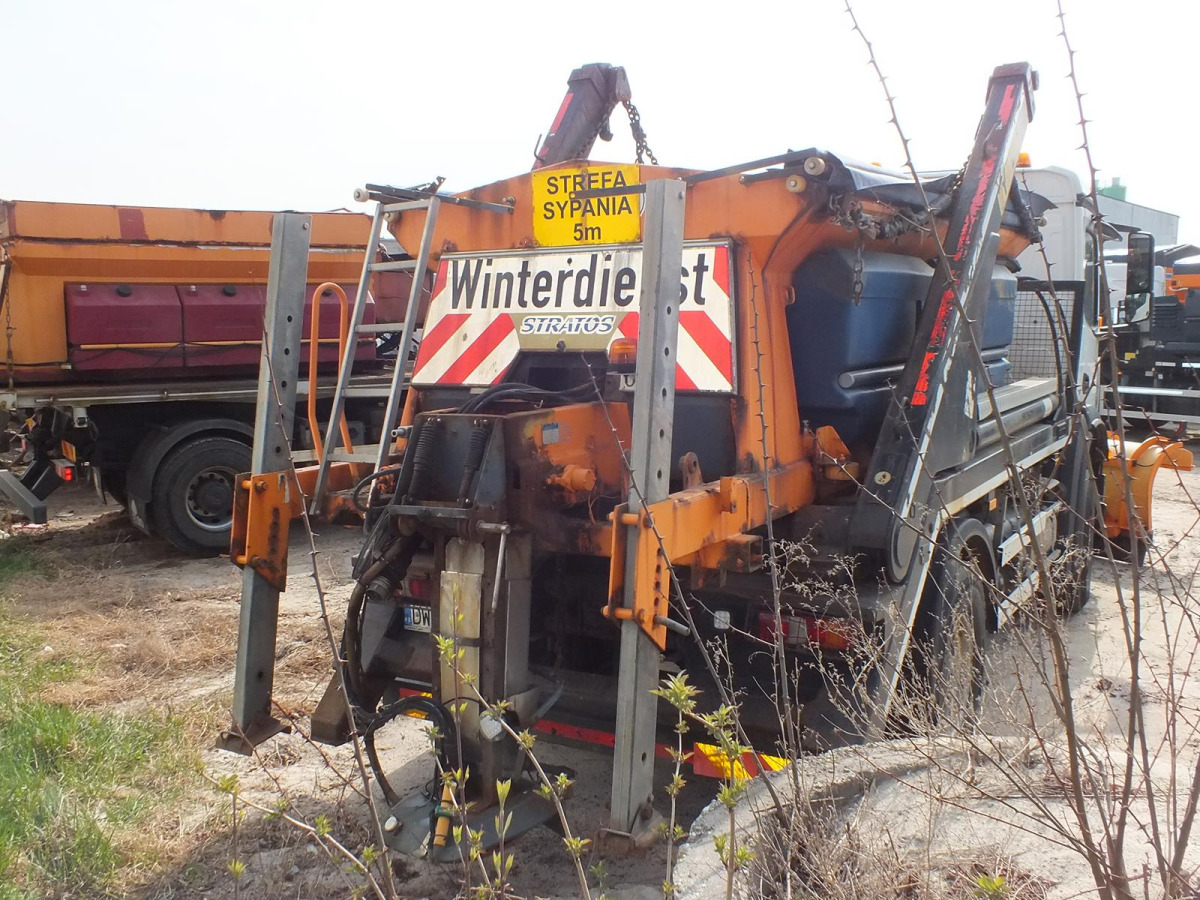 Zabudowa piaskarki SCHMIDT STRATOS B40-36 - 2000 - 4m3 - Zasilanie z pojazdu - Zout/ Zandstrooier: afbeelding 2 Zabudowa piaskarki SCHMIDT STRATOS B40-36 - 2000 - 4m3 - Zasilanie z pojazdu - Zout/ Zandstrooier: afbeelding 2