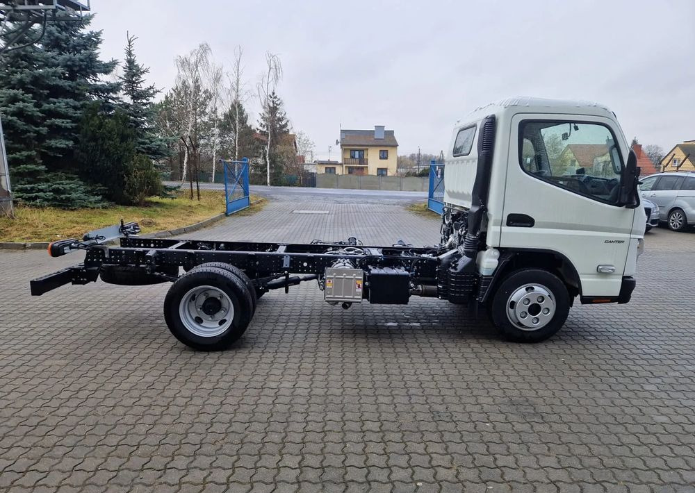 FUSO Canter 6S15 podwozie - Chassis vrachtwagen: afbeelding 3 FUSO Canter 6S15 podwozie - Chassis vrachtwagen: afbeelding 3