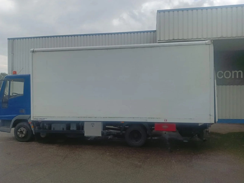 Iveco EuroCargo 180 Eurocargo 75E180 , Spring Suspension , Closed box , Tailgate - Bakwagen: afbeelding 2 Iveco EuroCargo 180 Eurocargo 75E180 , Spring Suspension , Closed box , Tailgate - Bakwagen: afbeelding 2