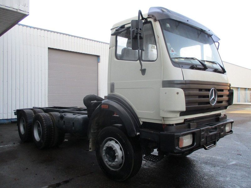 Mercedes-Benz 2538 , V8 , Manual , 6x4 , Spring suspension , Euro 2 - Chassis vrachtwagen: afbeelding 4 Mercedes-Benz 2538 , V8 , Manual , 6x4 , Spring suspension , Euro 2 - Chassis vrachtwagen: afbeelding 4