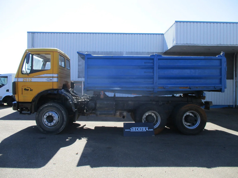 Mercedes-Benz 2632 , V10, 6x4, ZF Manual , 3 way tipper , Spring Suspension - Kipper vrachtwagen: afbeelding 2 Mercedes-Benz 2632 , V10, 6x4, ZF Manual , 3 way tipper , Spring Suspension - Kipper vrachtwagen: afbeelding 2