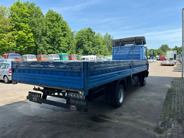 Mercedes-Benz 814 Ecoliner , Spring suspension , Manual , Euro 2 - Schuifzeilen vrachtwagen: afbeelding 3 Mercedes-Benz 814 Ecoliner , Spring suspension , Manual , Euro 2 - Schuifzeilen vrachtwagen: afbeelding 3