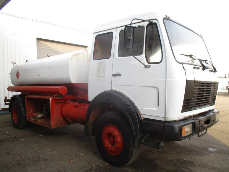Mercedes-Benz FAP 1620 BD , Fuel truck , 4x2 , Manual , Spring suspension - Tankwagen: afbeelding 4 Mercedes-Benz FAP 1620 BD , Fuel truck , 4x2 , Manual , Spring suspension - Tankwagen: afbeelding 4