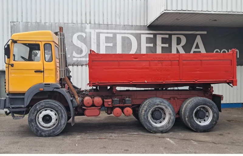 Renault G 300.26 , Manager , 6x4 , 3 Way-Tipper , Spring Suspension , Manual - Kipper vrachtwagen: afbeelding 5 Renault G 300.26 , Manager , 6x4 , 3 Way-Tipper , Spring Suspension , Manual - Kipper vrachtwagen: afbeelding 5