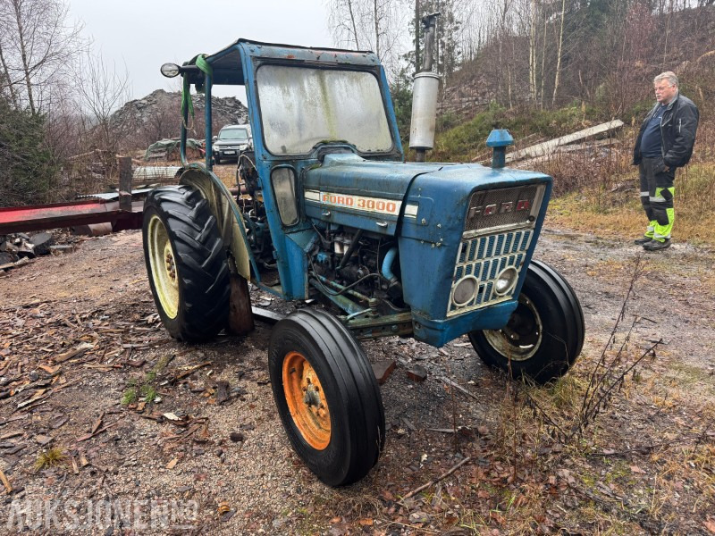 1972 Ford 3000 - Med vedkløyver - Tractor: afbeelding 3 1972 Ford 3000 - Med vedkløyver - Tractor: afbeelding 3
