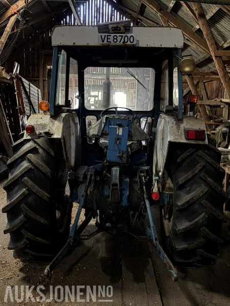 1975 FORD 4000 MED FRONTLASTER - Tractor: afbeelding 5 1975 FORD 4000 MED FRONTLASTER - Tractor: afbeelding 5