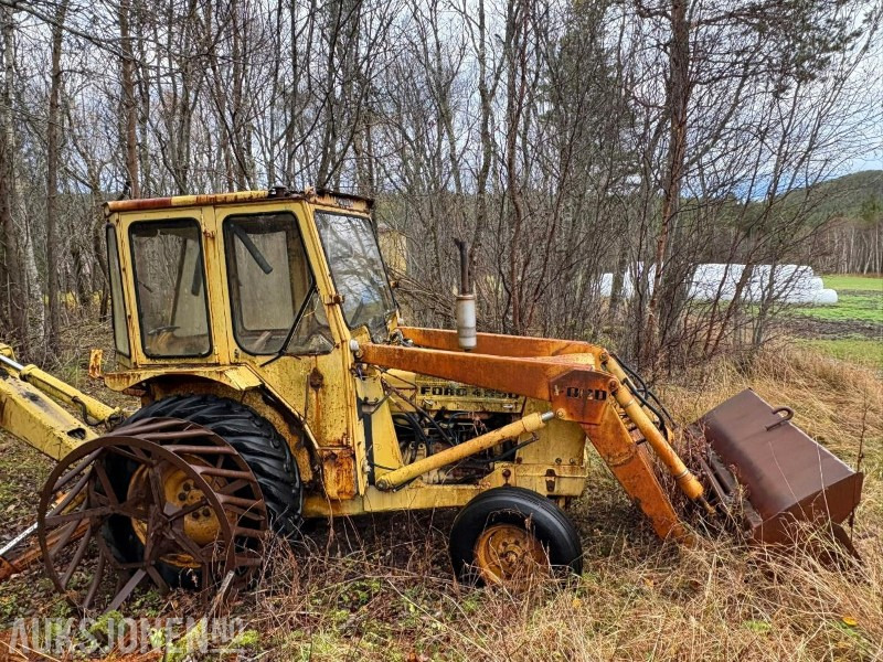 1975 FORD 4550 TRAKTORGRAVER - Tractor: afbeelding 4 1975 FORD 4550 TRAKTORGRAVER - Tractor: afbeelding 4