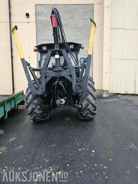 1981 Fiat 640dt med Tømmerhenger- og kran - Tractor: afbeelding 3 1981 Fiat 640dt med Tømmerhenger- og kran - Tractor: afbeelding 3