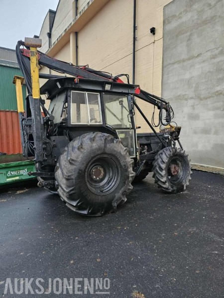 1981 Fiat 640dt med Tømmerhenger- og kran - Tractor: afbeelding 2 1981 Fiat 640dt med Tømmerhenger- og kran - Tractor: afbeelding 2