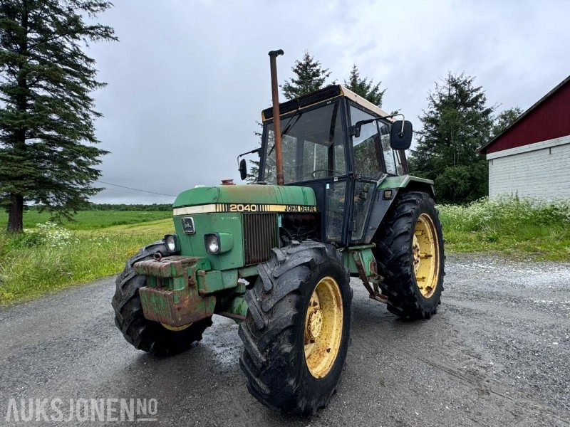 1981 John Deere 2040 - 4x4 - Hydraulisk toppstag og Triangel - 2 kjettinger - Tractor: afbeelding 1 1981 John Deere 2040 - 4x4 - Hydraulisk toppstag og Triangel - 2 kjettinger - Tractor: afbeelding 1