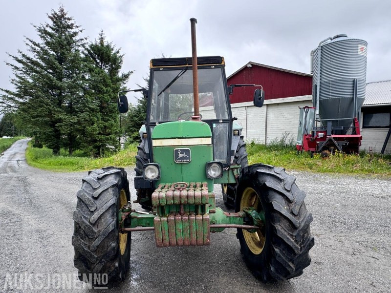 1981 John Deere 2040 - 4x4 - Hydraulisk toppstag og Triangel - 2 kjettinger - Tractor: afbeelding 2 1981 John Deere 2040 - 4x4 - Hydraulisk toppstag og Triangel - 2 kjettinger - Tractor: afbeelding 2