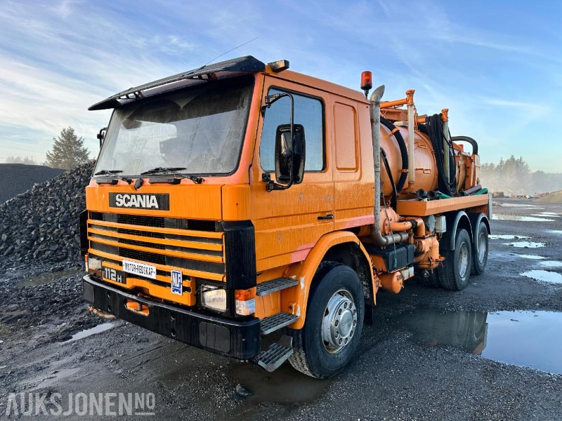1984 Scania P112H 6X2 LSlamsuger / Sugebil – Motorredskap - Vacuümwagen: afbeelding 1 1984 Scania P112H 6X2 LSlamsuger / Sugebil – Motorredskap - Vacuümwagen: afbeelding 1