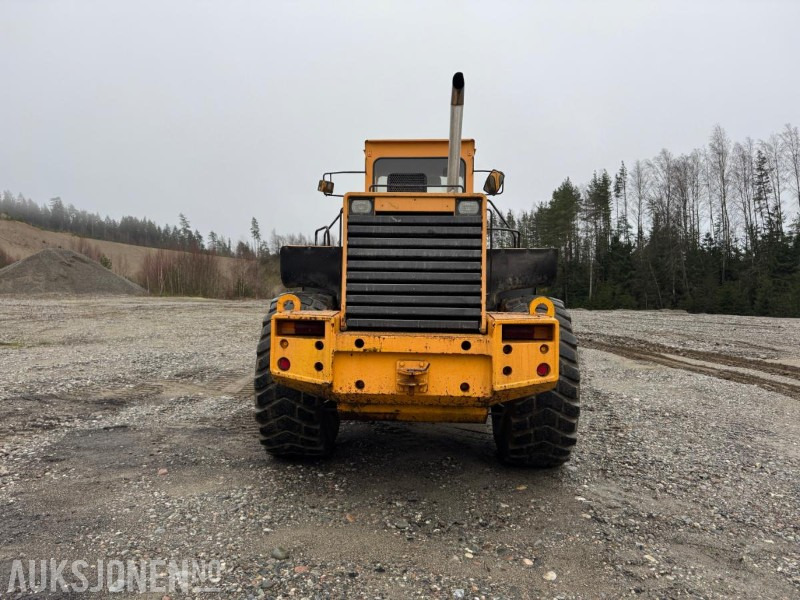 1984 Volvo BM 4600 HJULLASTER, HYDRAULISK HURTIGFESTE, SKUFFE, LØFTEBOM OG PALLEGAFLER - Wiellader: afbeelding 5 1984 Volvo BM 4600 HJULLASTER, HYDRAULISK HURTIGFESTE, SKUFFE, LØFTEBOM OG PALLEGAFLER - Wiellader: afbeelding 5