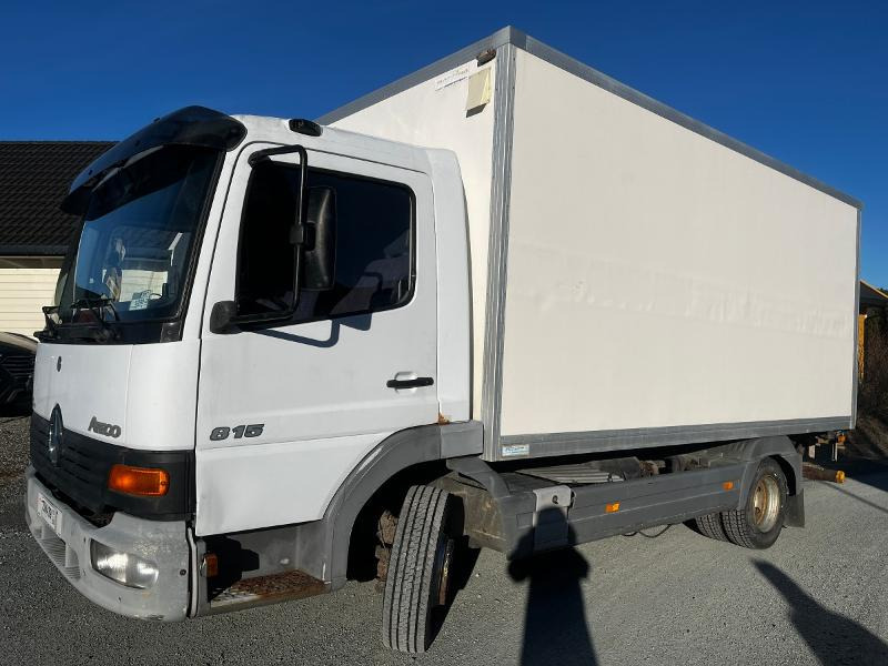 1999 Mercedes-Benz Atego 815 skapbil med lift, 238572 km - Bakwagen: afbeelding 1 1999 Mercedes-Benz Atego 815 skapbil med lift, 238572 km - Bakwagen: afbeelding 1