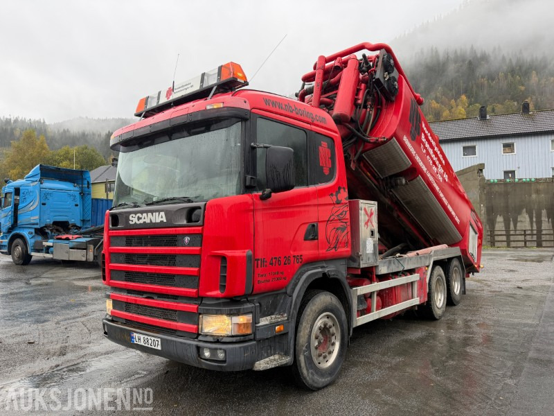 1999 Scania R124 Spyle/sugebil med Korp & Sönn påbygg - Vacuümwagen: afbeelding 1 1999 Scania R124 Spyle/sugebil med Korp & Sönn påbygg - Vacuümwagen: afbeelding 1