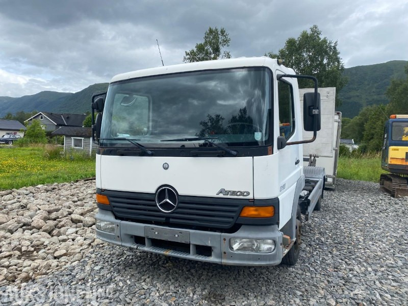 2001 Mercedes-Benz Atego 815 reparasjonsobjekt - Chassis vrachtwagen: afbeelding 1 2001 Mercedes-Benz Atego 815 reparasjonsobjekt - Chassis vrachtwagen: afbeelding 1