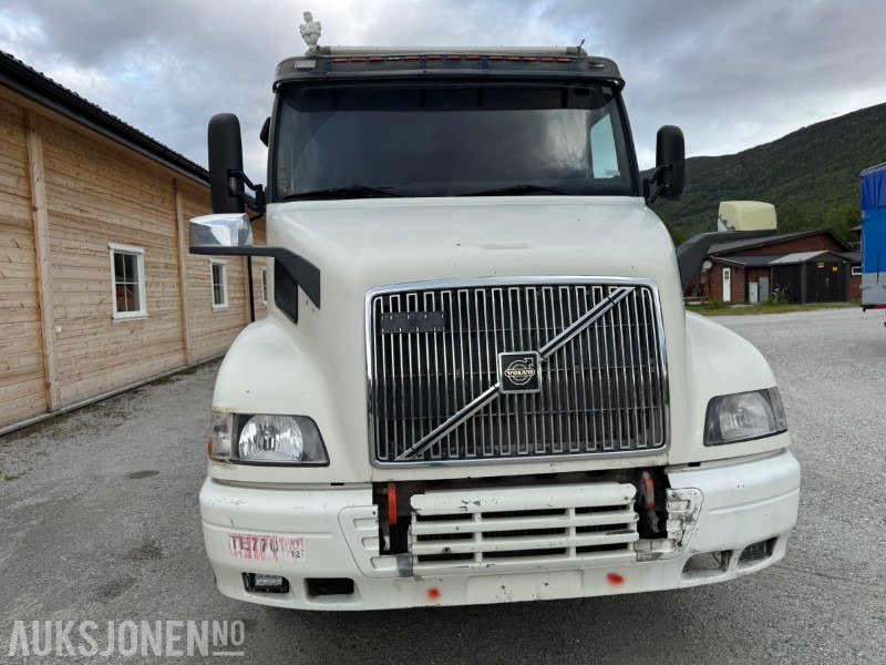 2001 Volvo NH 12 6X4 LAV KM, BRØYTEFESTE - Chassis vrachtwagen: afbeelding 3 2001 Volvo NH 12 6X4 LAV KM, BRØYTEFESTE - Chassis vrachtwagen: afbeelding 3