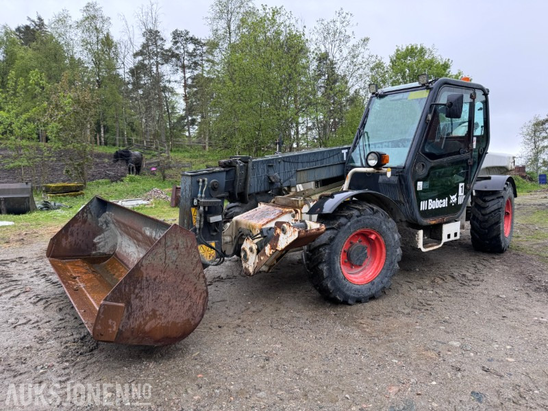2005 Bobcat T35120SL Teleskoptruck / Teleskoplaster - 4x4x4 - avvatringssylinder - Støttelabber - Hydraulisk redskapslås - Jibb - Skuffe - 2 stk pallegafler - Verreiker: afbeelding 1 2005 Bobcat T35120SL Teleskoptruck / Teleskoplaster - 4x4x4 - avvatringssylinder - Støttelabber - Hydraulisk redskapslås - Jibb - Skuffe - 2 stk pallegafler - Verreiker: afbeelding 1