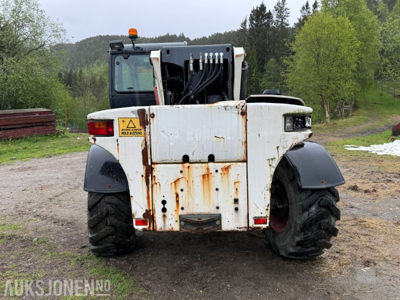 2005 Bobcat T35120SL Teleskoptruck / Teleskoplaster - 4x4x4 - avvatringssylinder - Støttelabber - Hydraulisk redskapslås - Jibb - Skuffe - 2 stk pallegafler - Verreiker: afbeelding 5 2005 Bobcat T35120SL Teleskoptruck / Teleskoplaster - 4x4x4 - avvatringssylinder - Støttelabber - Hydraulisk redskapslås - Jibb - Skuffe - 2 stk pallegafler - Verreiker: afbeelding 5