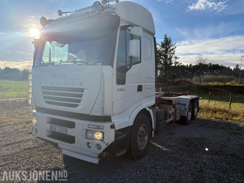 2005 Iveco 260S48 krokløft - Haakarmsysteem vrachtwagen: afbeelding 1 2005 Iveco 260S48 krokløft - Haakarmsysteem vrachtwagen: afbeelding 1