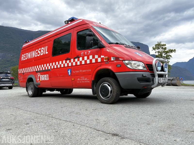 2005 Mercedes-Benz Sprinter 4-motion / 4X4 redningsbil - fullutstyrt - Brandweerwagen: afbeelding 2 2005 Mercedes-Benz Sprinter 4-motion / 4X4 redningsbil - fullutstyrt - Brandweerwagen: afbeelding 2