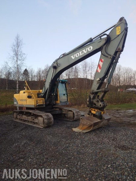 2006 Volvo EC 210B med Engcon EC20 tiltrotor, pusseskuff og graveskuff - Graafmachine: afbeelding 1 2006 Volvo EC 210B med Engcon EC20 tiltrotor, pusseskuff og graveskuff - Graafmachine: afbeelding 1