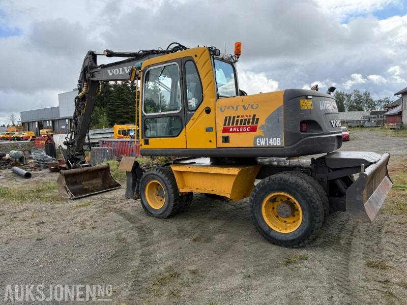 2006 Volvo EW140B Hjulgraver m/pallegaffel og skuff - Steelwrist tiltrotator. - Graafmachine: afbeelding 5 2006 Volvo EW140B Hjulgraver m/pallegaffel og skuff - Steelwrist tiltrotator. - Graafmachine: afbeelding 5
