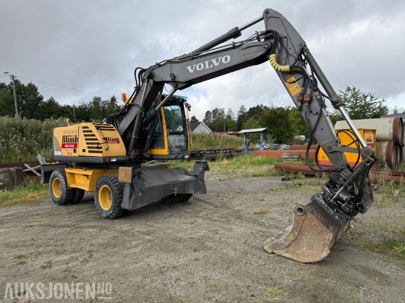 2006 Volvo EW140B Hjulgraver m/pallegaffel og skuff - Steelwrist tiltrotator. - Graafmachine: afbeelding 2 2006 Volvo EW140B Hjulgraver m/pallegaffel og skuff - Steelwrist tiltrotator. - Graafmachine: afbeelding 2