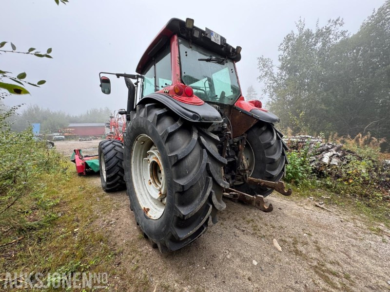 2007 Valtra T190 traktor med fronthydraulikk - Tractor: afbeelding 3 2007 Valtra T190 traktor med fronthydraulikk - Tractor: afbeelding 3