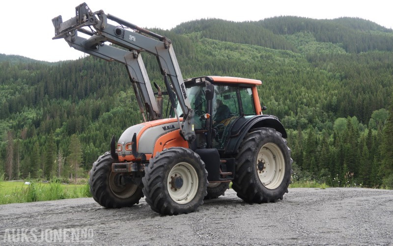 2008 Valtra N141 Twintrac traktor / 9121 timer - Tractor: afbeelding 1 2008 Valtra N141 Twintrac traktor / 9121 timer - Tractor: afbeelding 1