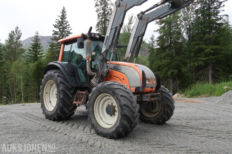 2008 Valtra N141 Twintrac traktor / 9121 timer - Tractor: afbeelding 5 2008 Valtra N141 Twintrac traktor / 9121 timer - Tractor: afbeelding 5
