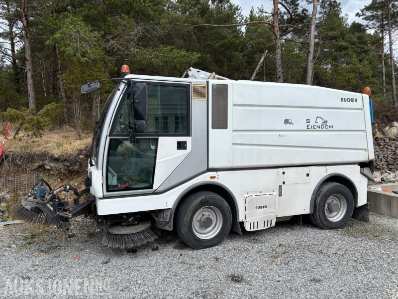 2010 Bucher CityCat 5000 feiebil / kostebil - Bouwmaterieel: afbeelding 2 2010 Bucher CityCat 5000 feiebil / kostebil - Bouwmaterieel: afbeelding 2