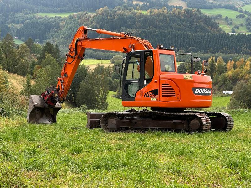 2011 Doosan DX140LCR gravemaskin - Rotortilt- 2 skuffer - Graafmachine: afbeelding 3 2011 Doosan DX140LCR gravemaskin - Rotortilt- 2 skuffer - Graafmachine: afbeelding 3