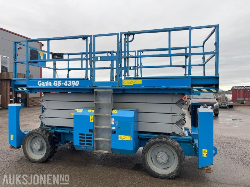 2011 Genie GS 4390 Sakselift, 1698 timer - Hoogwerker: afbeelding 4 2011 Genie GS 4390 Sakselift, 1698 timer - Hoogwerker: afbeelding 4