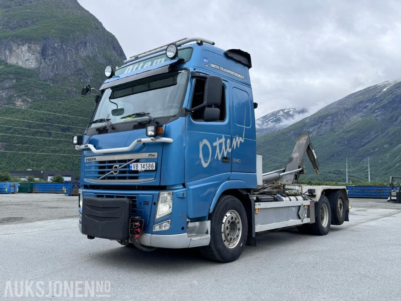 Haakarmsysteem vrachtwagen 2011 Volvo FH 13 - 540 - Krokbil - Brøyterigget - Fjernstyrt JOAB krokløft - S90 sandstrøere: afbeelding 1