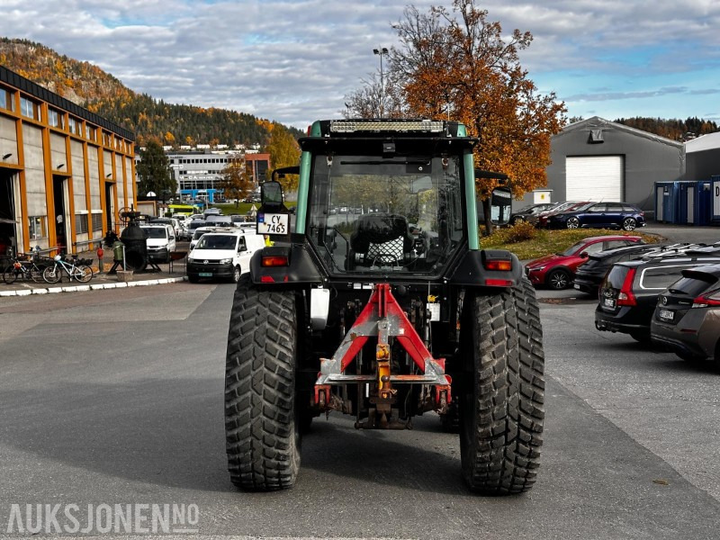2012 Valtra 8670 med Ålö Valtra 35 Euro/SMS 3rd ESD frontlaster - Tractor: afbeelding 4 2012 Valtra 8670 med Ålö Valtra 35 Euro/SMS 3rd ESD frontlaster - Tractor: afbeelding 4