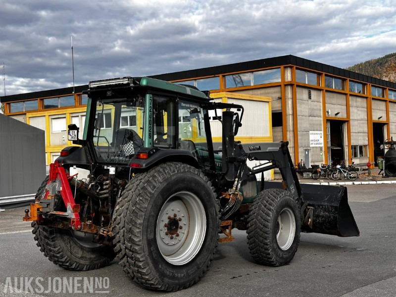 2012 Valtra 8670 med Ålö Valtra 35 Euro/SMS 3rd ESD frontlaster - Tractor: afbeelding 5 2012 Valtra 8670 med Ålö Valtra 35 Euro/SMS 3rd ESD frontlaster - Tractor: afbeelding 5