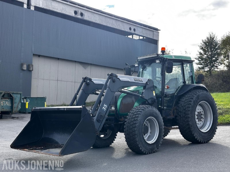 2012 Valtra 8670 med Ålö Valtra 35 Euro/SMS 3rd ESD frontlaster - Tractor: afbeelding 1 2012 Valtra 8670 med Ålö Valtra 35 Euro/SMS 3rd ESD frontlaster - Tractor: afbeelding 1