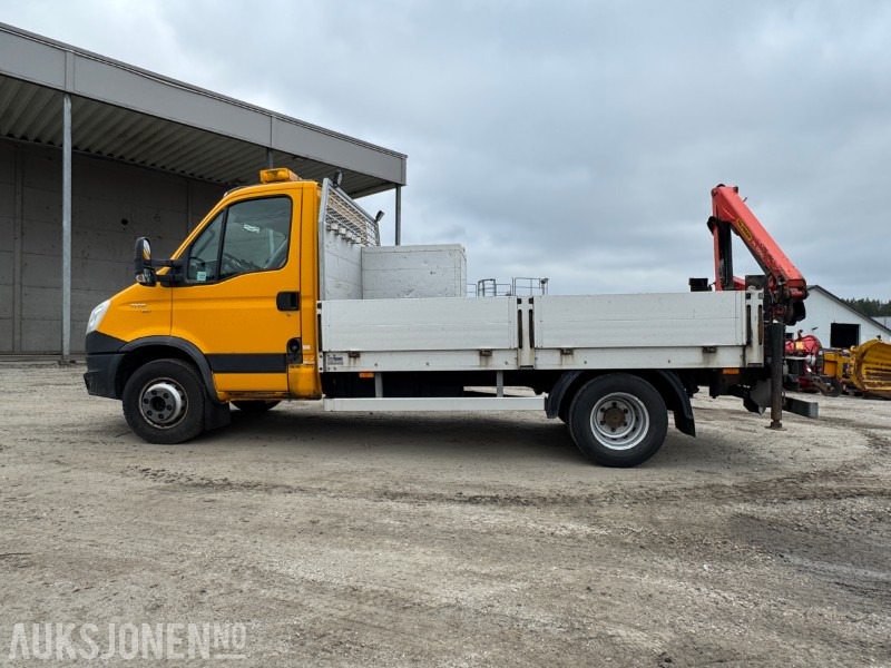 2013 Iveco Daily Planbil m/palfinger kran. - Vrachtwagen met open laadbak: afbeelding 3 2013 Iveco Daily Planbil m/palfinger kran. - Vrachtwagen met open laadbak: afbeelding 3