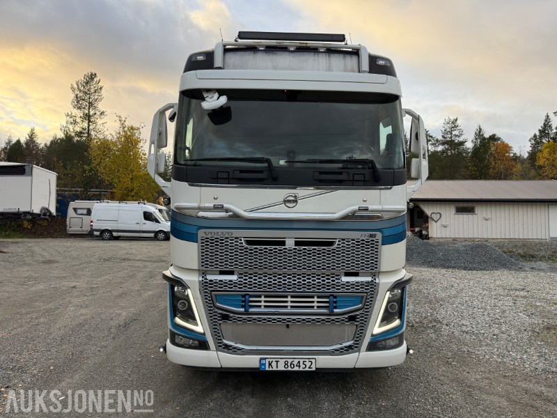 2013 Volvo FH16 750 8X4 - 430 000km - Krokbil - Kran hydraulikk - Brøyteplate - Haakarmsysteem vrachtwagen: afbeelding 2 2013 Volvo FH16 750 8X4 - 430 000km - Krokbil - Kran hydraulikk - Brøyteplate - Haakarmsysteem vrachtwagen: afbeelding 2