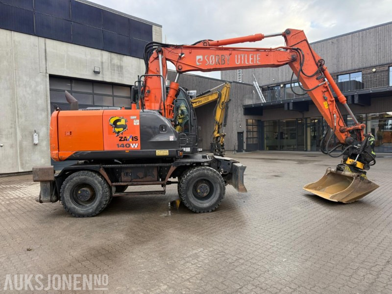 2014 Hitachi Zaxis 140W HJULGRAVER ENGCON TILTROTATOR SERVICEHISTORIKK SENTRALSMØRING. - Graafmachine: afbeelding 2 2014 Hitachi Zaxis 140W HJULGRAVER ENGCON TILTROTATOR SERVICEHISTORIKK SENTRALSMØRING. - Graafmachine: afbeelding 2