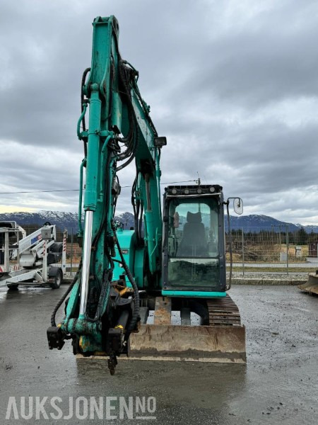 2016 Kobelco SK75SR-3E - 8 tonns gravemaskin - Tiltrotator - Pusskuffe - Bunkringspumpe - sentralsmøring - Sertifisert - Graafmachine: afbeelding 2 2016 Kobelco SK75SR-3E - 8 tonns gravemaskin - Tiltrotator - Pusskuffe - Bunkringspumpe - sentralsmøring - Sertifisert - Graafmachine: afbeelding 2
